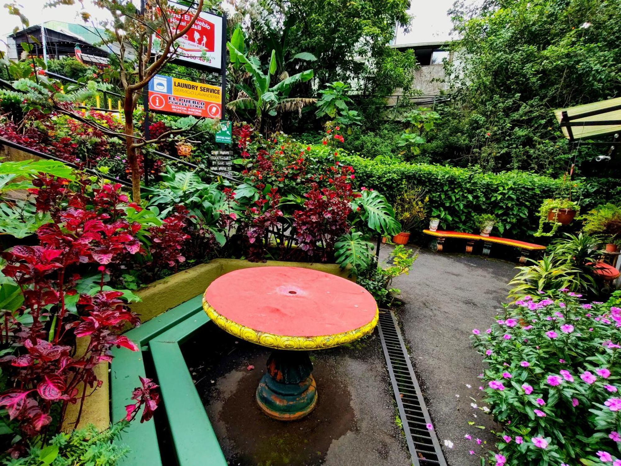 Cabinas El Pueblo B&B モンテベルデ エクステリア 写真
